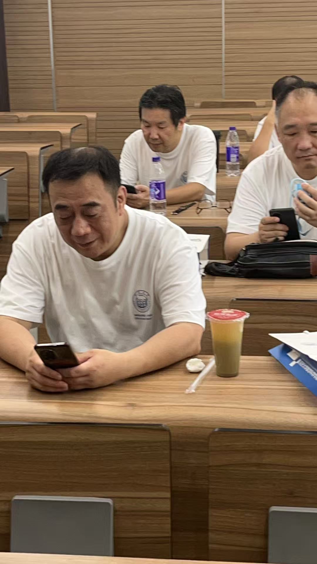 柳波