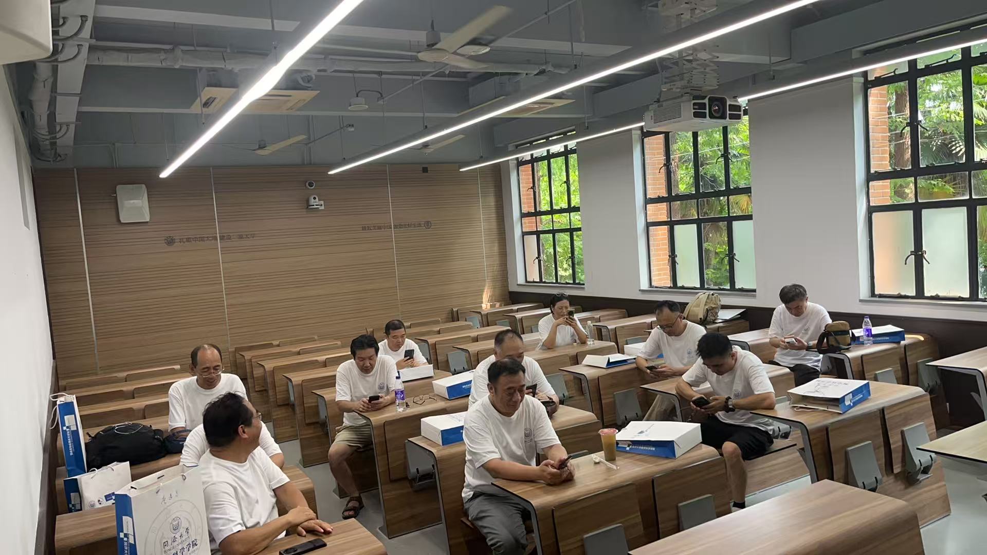 学生们