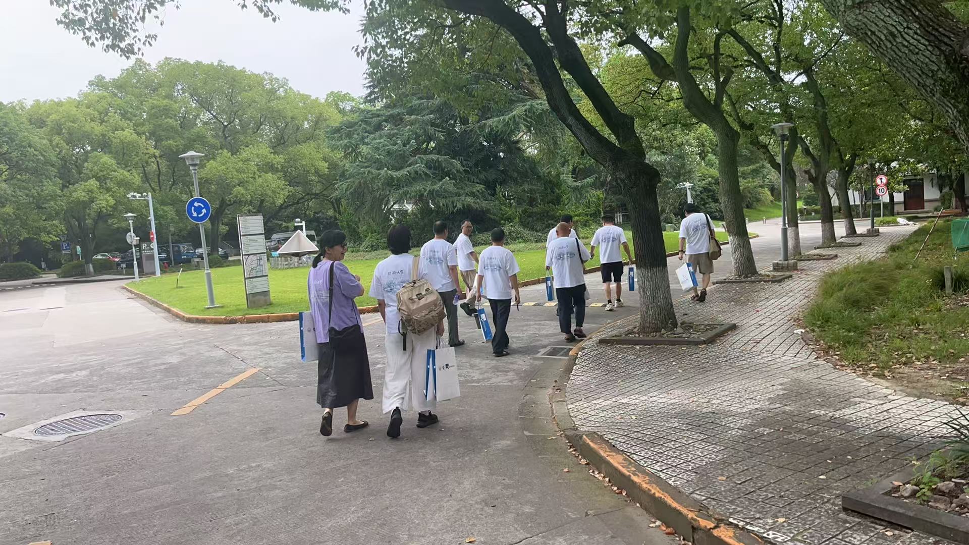 学校